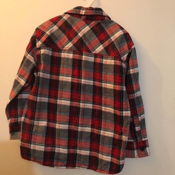 Checkered boys plaid button down shirt size 5 - Picture 3 of 4